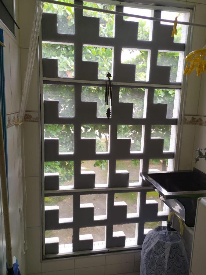 Guarujá Enseada - Apto 200m da praia - 02 dorm. Wi-fi + AR + Estacionamento Exterior foto