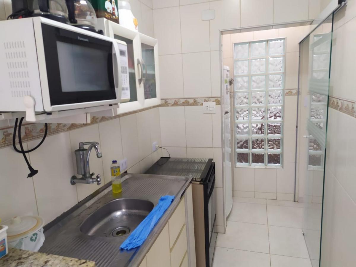 Guarujá Enseada - Apto 200m da praia - 02 dorm. Wi-fi + AR + Estacionamento Exterior foto