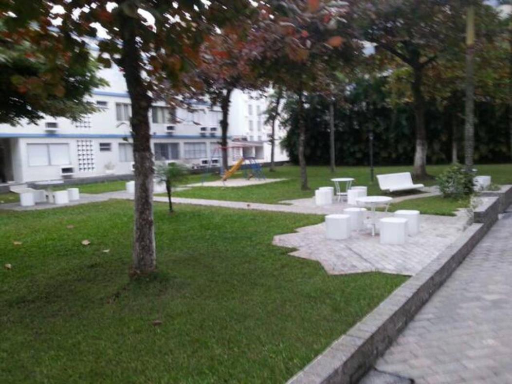 Guarujá Enseada - Apto 200m da praia - 02 dorm. Wi-fi + AR + Estacionamento Exterior foto